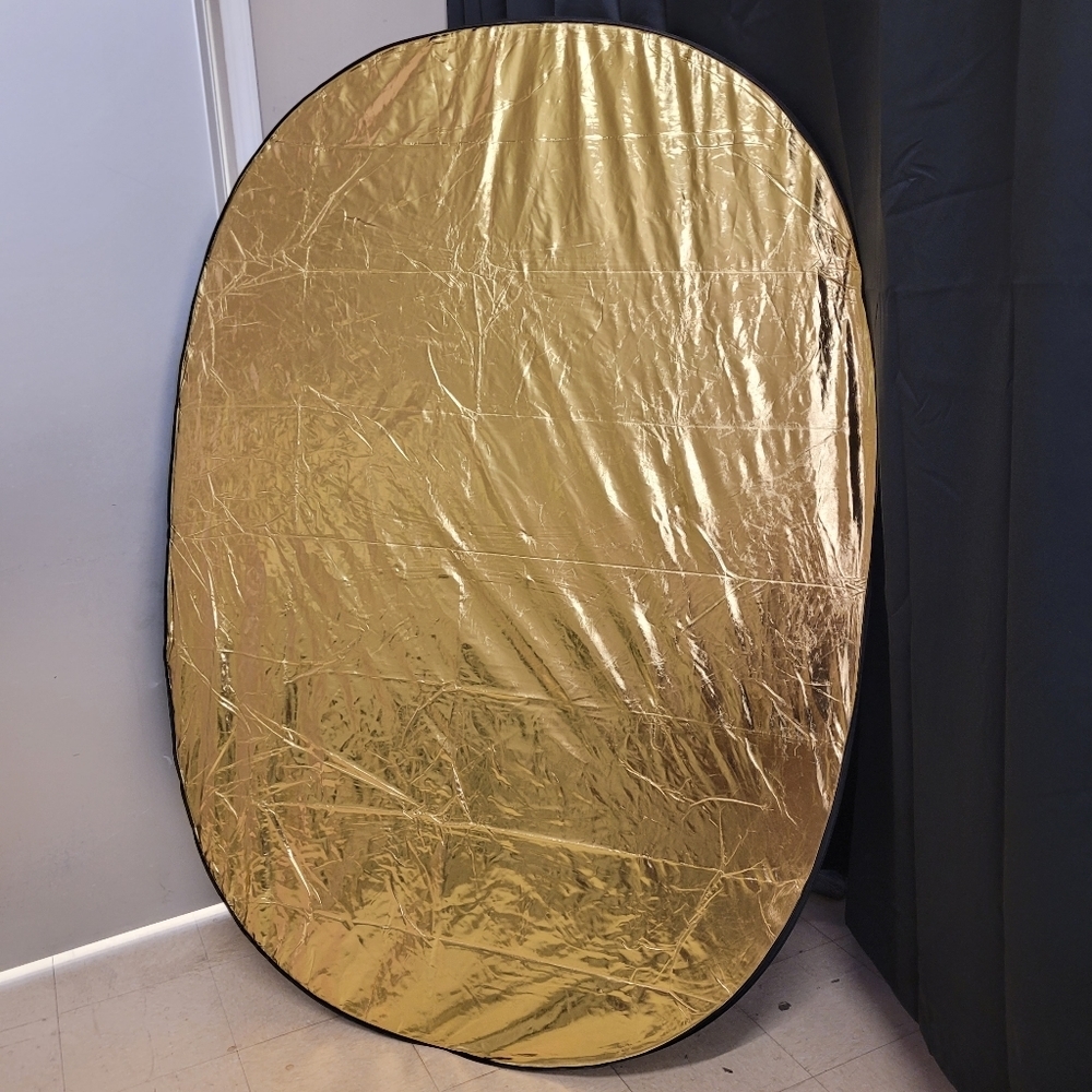 Photography Backdrop with 4 colors. Measures 6ft x 5ft. - Picture 1 of 4